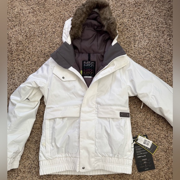 Women’s white button skirt-snowboarding jacket new with tags - Picture 1 of 4